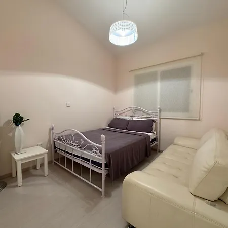 Cozy House Near The In Regina Gardens Paphos