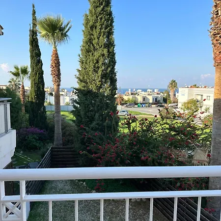 Villa Cozy House Near The In Regina Gardens Paphos