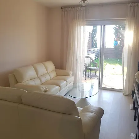 Villa Cozy House Near The In Regina Gardens *