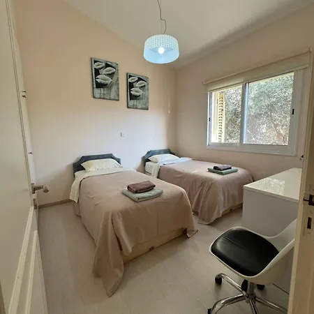 Cozy House Near The In Regina Gardens Villa Paphos